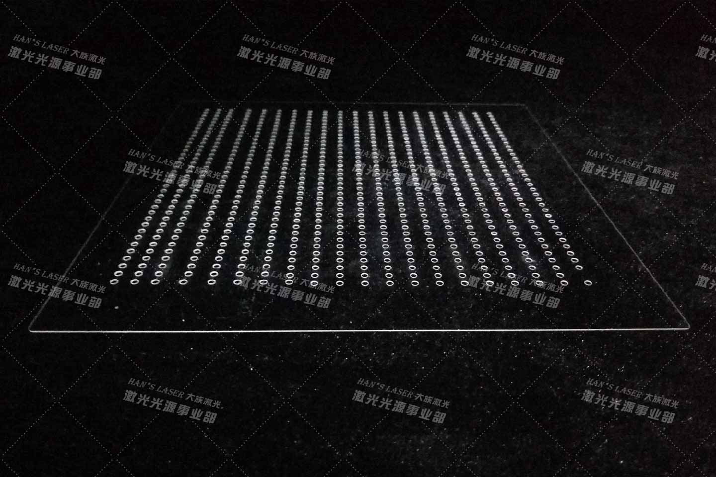 0.7mm玻璃钻φ2.0mm孔